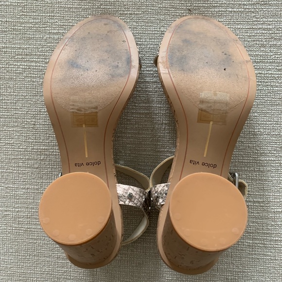 Dolce Vita snakeskin heels with silver buckle. Size 8.5. Heel is 3 “ - Picture 4 of 4